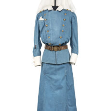 This is an image of a nursing sister’s uniform from World War I.